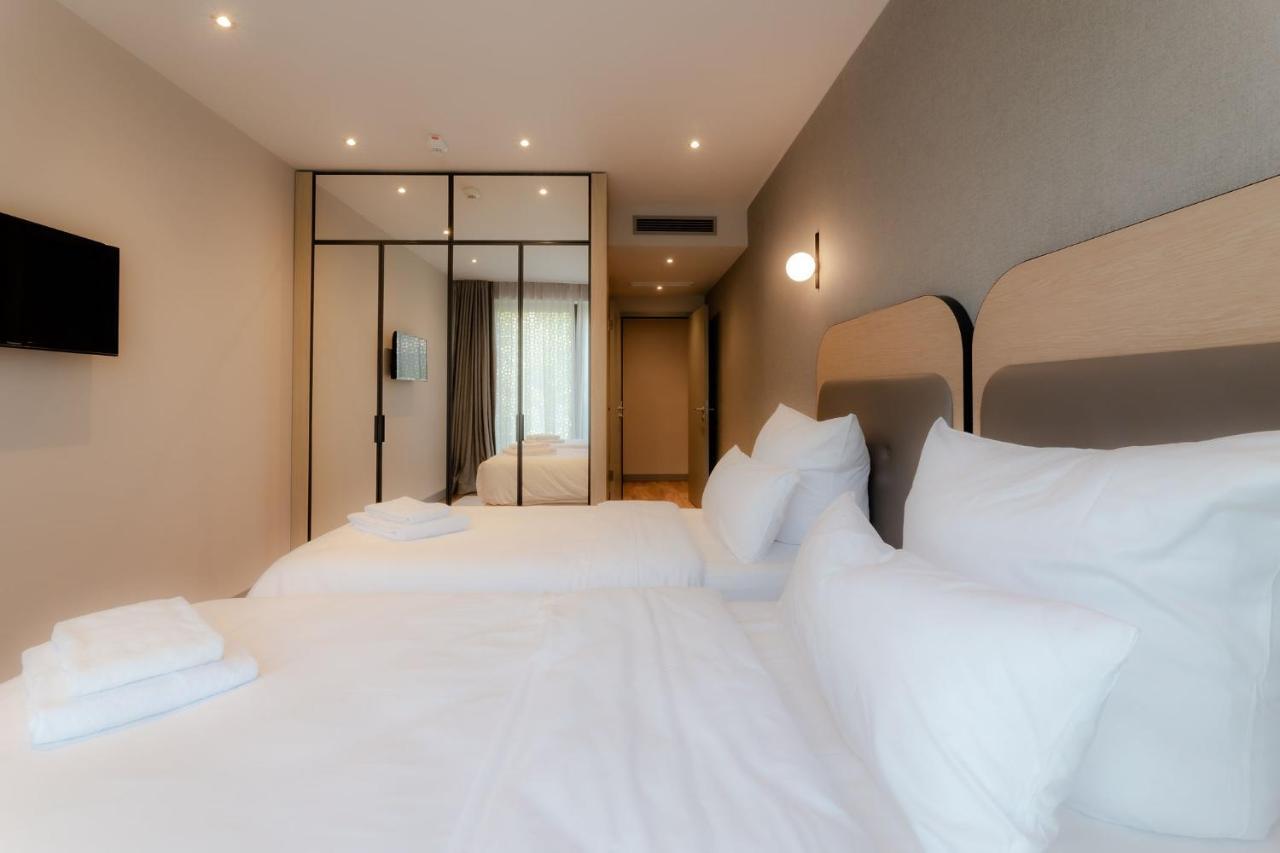 Fourty Three Luxury Serviced Apartments Düsseldorf Extérieur photo A room at the hotel
