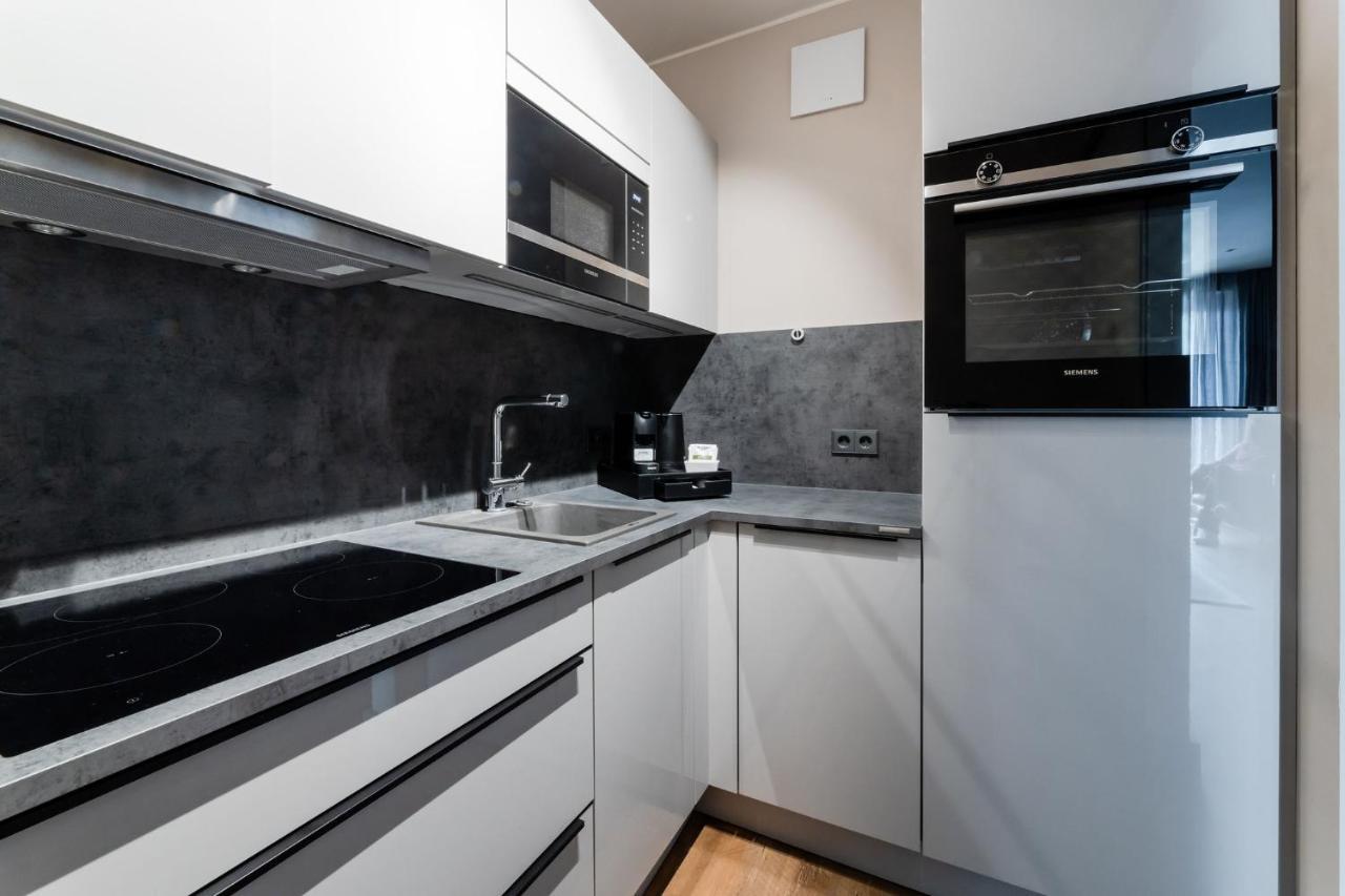 Fourty Three Luxury Serviced Apartments Düsseldorf Extérieur photo A modern kitchen