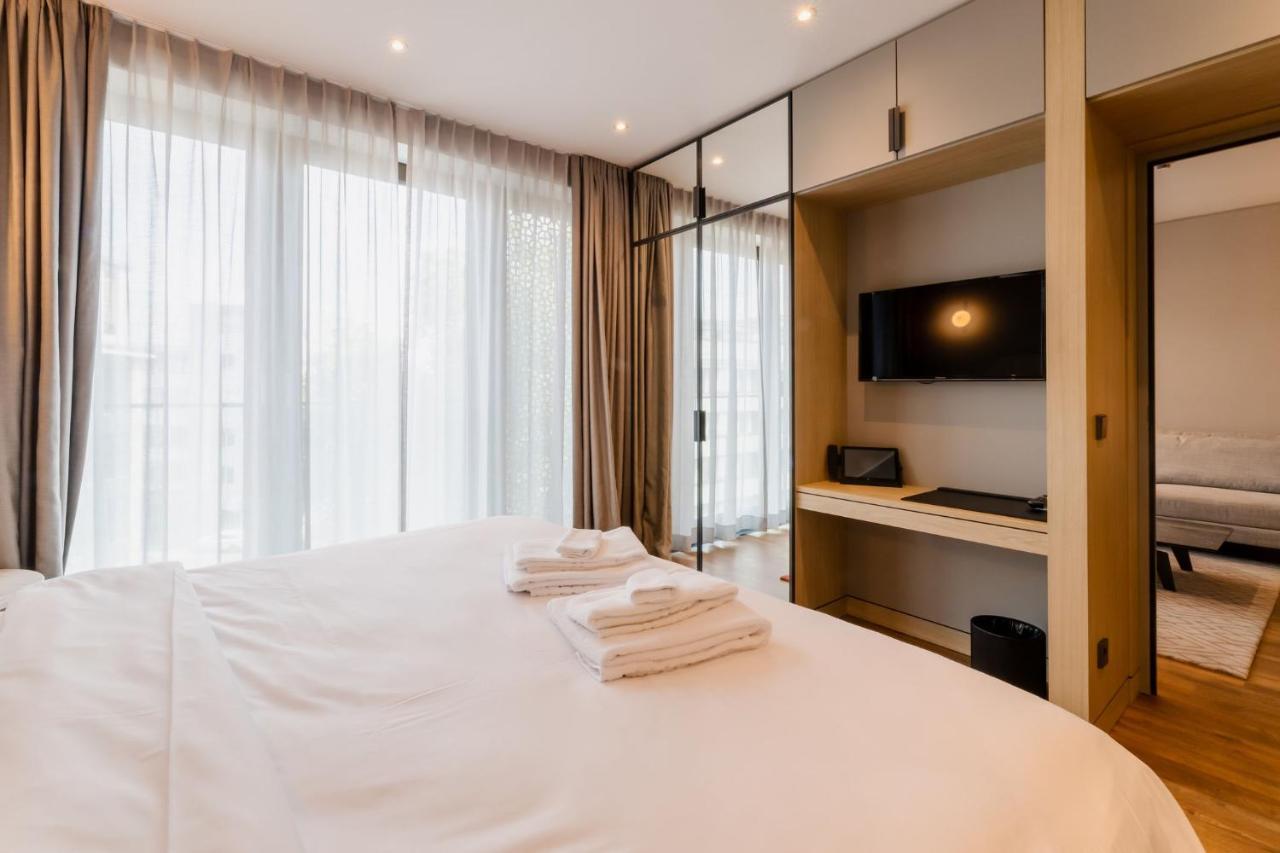 Fourty Three Luxury Serviced Apartments Düsseldorf Extérieur photo A bedroom at the hotel