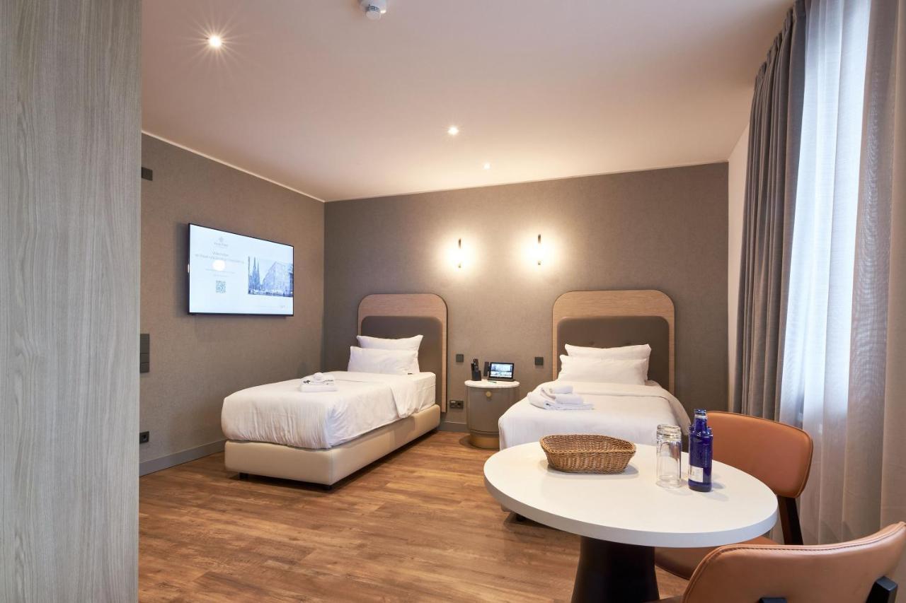 Fourty Three Luxury Serviced Apartments Düsseldorf Extérieur photo A room at the hotel